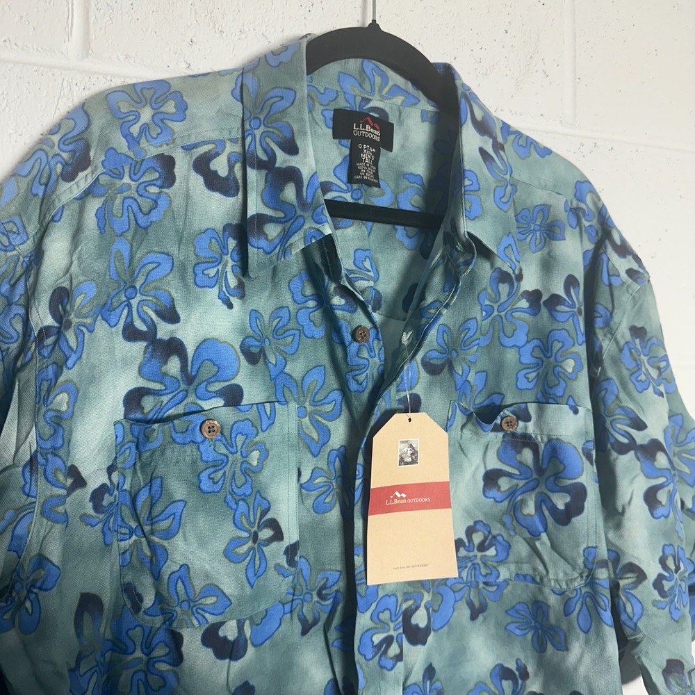 LL Bean Outdoors Mens XXL Tall Floral Hibiscus Nylon Button Down Shirt Blue